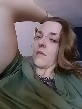 Snapshot of Astrid-Gilbert chatting on 02.03.25 Astrid-Gilbert online show from 02.03.25