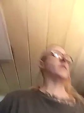 Snapshot of Astrid-Gilbert chatting on 10.29.25 Astrid-Gilbert online show from 10.29.25