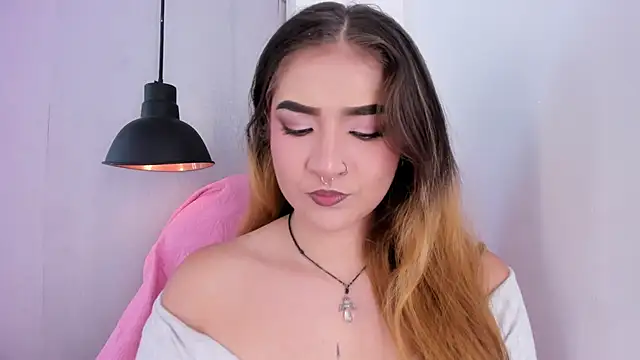 Shanntal  online show from 10.04.25