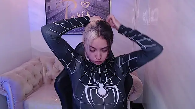 Hela v online show from 10.24.25