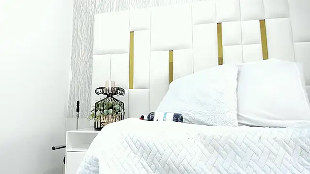 violet gray  online show from 03.16.25