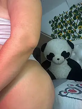 Snapshot of alexa_cf chatting on 02.09.25 alexa cf online show from 02.09.25