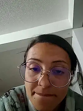 Snapshot of bri_ali chatting on 02.02.25 bri ali online show from 02.02.25