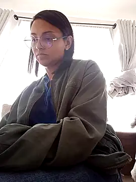 Snapshot of bri_ali chatting on 03.08.25 bri ali online show from 03.08.25