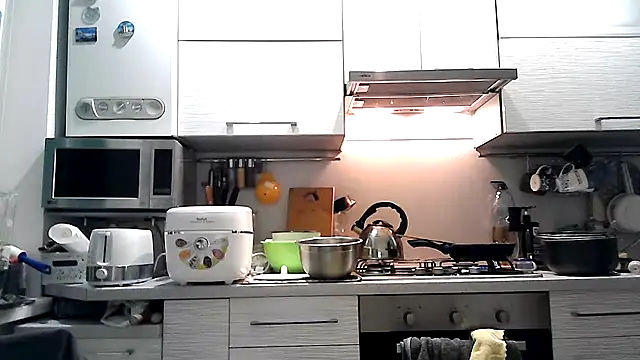 Snapshot of Misssweet_s chatting on 03.19.25 Misssweet s online show from 03.19.25