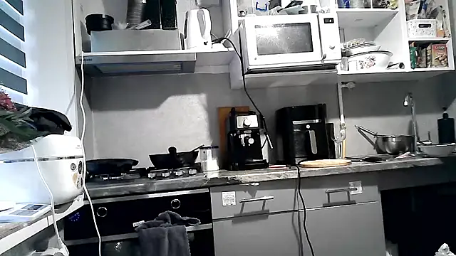 Snapshot of Misssweet_s chatting on 09.15.25 Misssweet s online show from 09.15.25