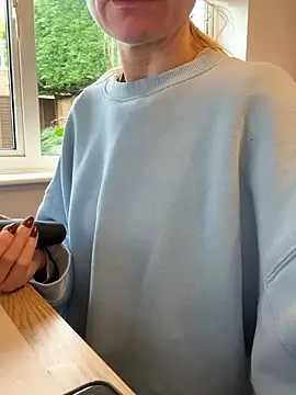 Phoebe Lily online show from 11.18.25