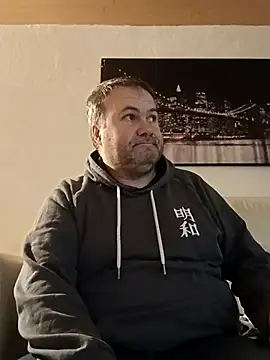 Snapshot of Pourleplasirs chatting on 02.22.25 Pourleplasirs online show from 02.22.25