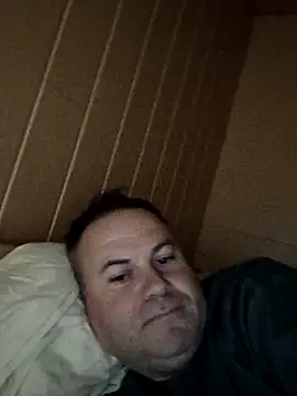 Snapshot of Pourleplasirs chatting on 11.05.25 Pourleplasirs online show from 11.05.25