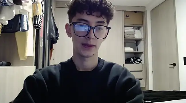 Snapshot of miketwink chatting on 03.19.25 miketwink online show from 03.19.25