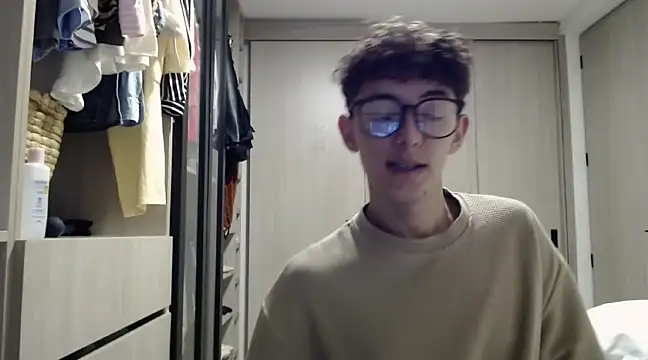 Snapshot of miketwink chatting on 03.20.25 miketwink online show from 03.20.25