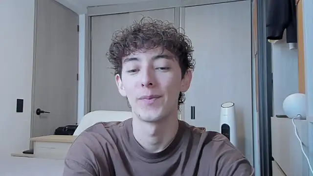 Snapshot of miketwink chatting on 09.12.25 miketwink online show from 09.12.25