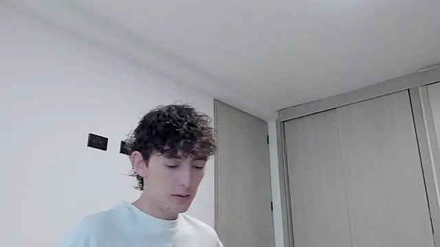 Snapshot of miketwink chatting on 09.25.25 miketwink online show from 09.25.25