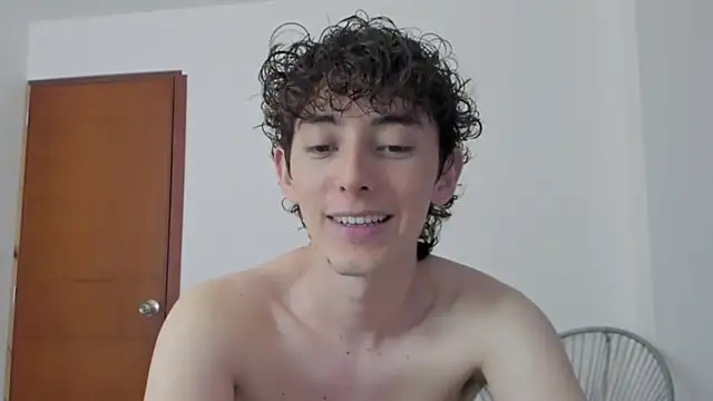 Snapshot of miketwink chatting on 10.08.25 miketwink online show from 10.08.25