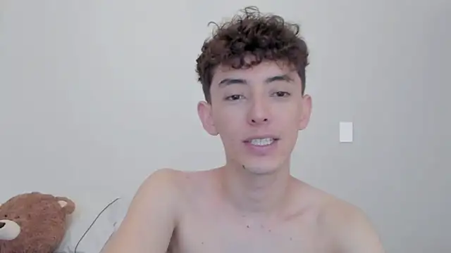 Snapshot of miketwink chatting on 10.20.25 miketwink online show from 10.20.25