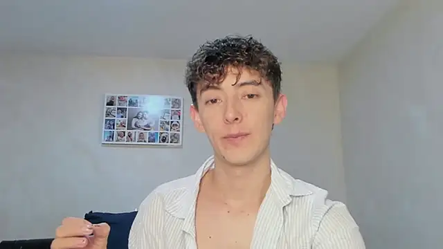 Snapshot of miketwink chatting on 11.19.25 miketwink online show from 11.19.25