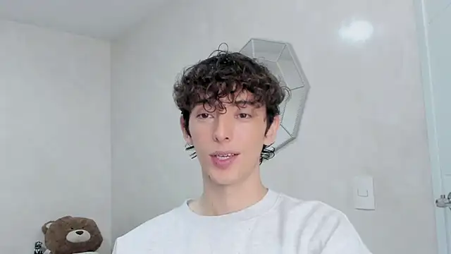 Snapshot of miketwink chatting on 02.11.26 miketwink online show from 02.11.26