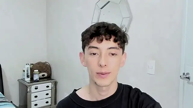 Snapshot of miketwink chatting on 03.09.26 miketwink online show from 03.09.26