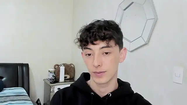 Snapshot of miketwink chatting on 03.11.26 miketwink online show from 03.11.26