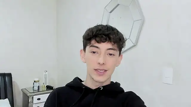 Snapshot of miketwink chatting on 03.23.26 miketwink online show from 03.23.26