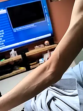 Snapshot of mialovelybb chatting on 01.30.25 mialovelybb online show from 01.30.25