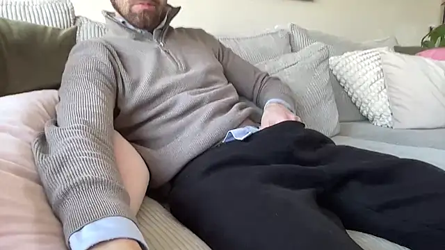 Snapshot of bullyboyy chatting on 03.02.25 bullyboyy online show from 03.02.25