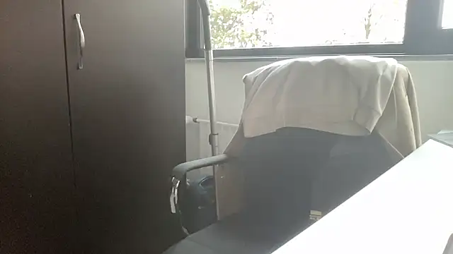 Snapshot of bullyboyy chatting on 11.13.25 bullyboyy online show from 11.13.25