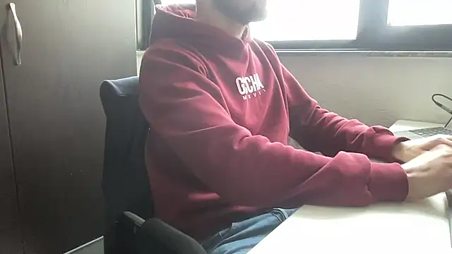 Snapshot of bullyboyy chatting on 01.06.26 bullyboyy online show from 01.06.26