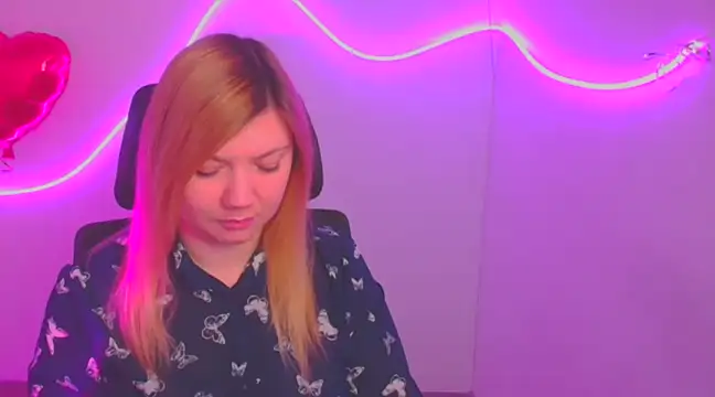 Snapshot of Lola_moree chatting on 02.22.25 Lola moree online show from 02.22.25