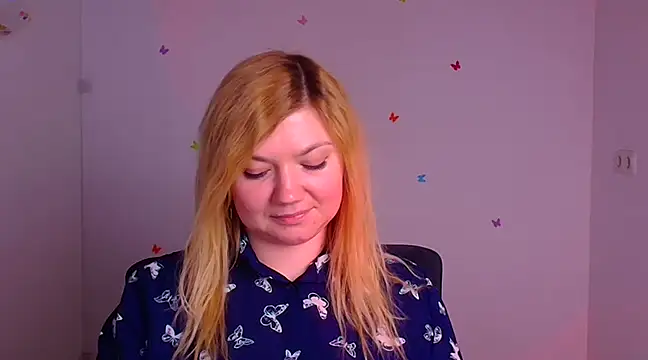 Snapshot of Lola_moree chatting on 02.27.25 Lola moree online show from 02.27.25