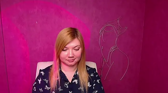 Snapshot of Lola_moree chatting on 03.04.25 Lola moree online show from 03.04.25