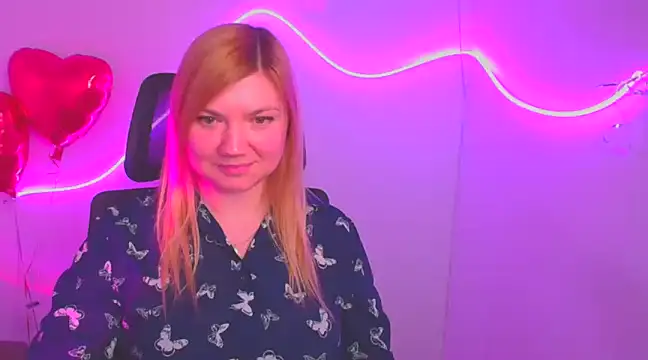 Snapshot of Lola_moree chatting on 03.05.25 Lola moree online show from 03.05.25