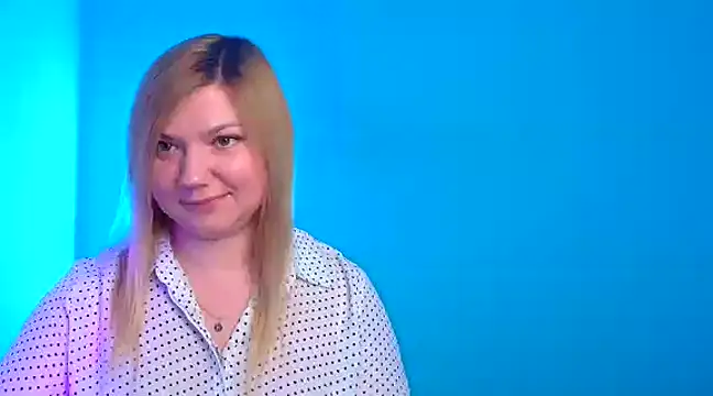 Snapshot of Lola_moree chatting on 03.15.25 Lola moree online show from 03.15.25