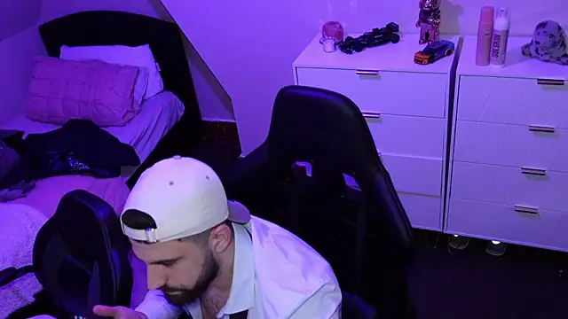 Snapshot of lucas_kazimm chatting on 01.30.25 lucas kazimm online show from 01.30.25