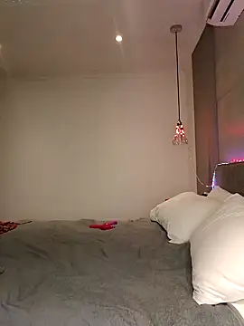 Snapshot of ZinaFreak chatting on 03.04.25 ZinaFreak online show from 03.04.25