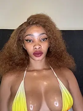 Snapshot of ZinaFreak chatting on 10.20.25 ZinaFreak online show from 10.20.25