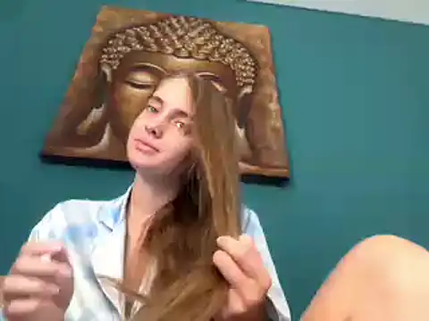 Snapshot of valure_lera chatting on 02.24.25 valure lera online show from 02.24.25