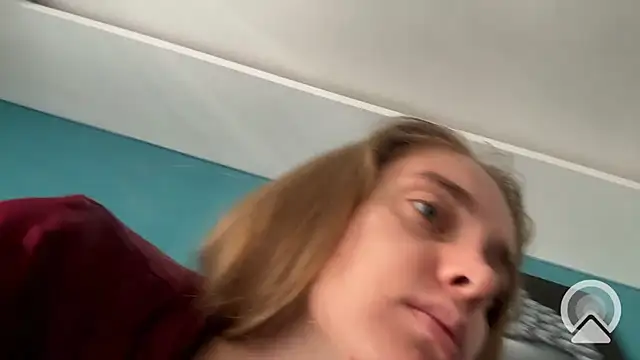 Snapshot of valure_lera chatting on 03.14.25 valure lera online show from 03.14.25