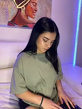 Snapshot of eileensophi chatting on 02.28.25 eileensophi online show from 02.28.25