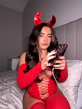 Snapshot of cute_carly_ chatting on 10.13.25 cute carly online show from 10.13.25