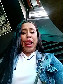 kamila lovee online show from 03.20.25