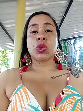 kamila lovee online show from 10.13.25