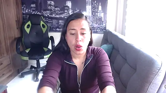 kamila lovee online show from 11.21.25