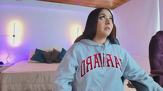  Emma11 online show from 02.26.25