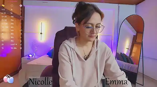  Emma11 online show from 03.11.25