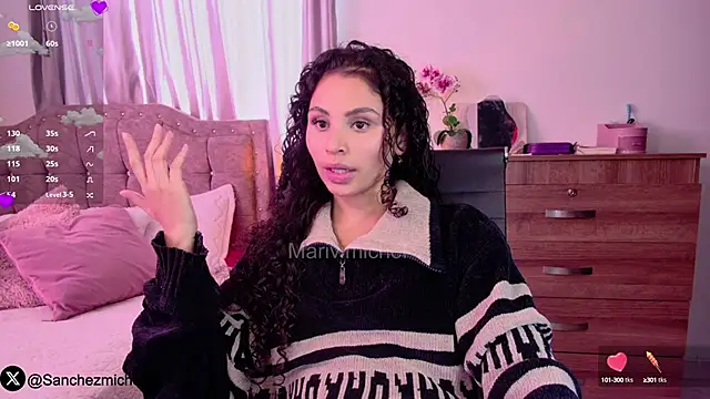 Snapshot of Marivimichel1 chatting on 02.15.25 Marivimichel1 online show from 02.15.25