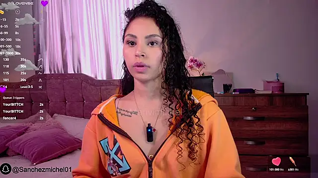 Snapshot of Marivimichel1 chatting on 02.16.25 Marivimichel1 online show from 02.16.25