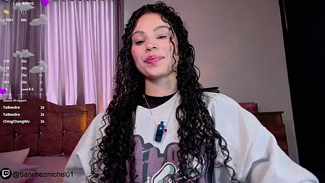 Snapshot of Marivimichel1 chatting on 02.22.25 Marivimichel1 online show from 02.22.25