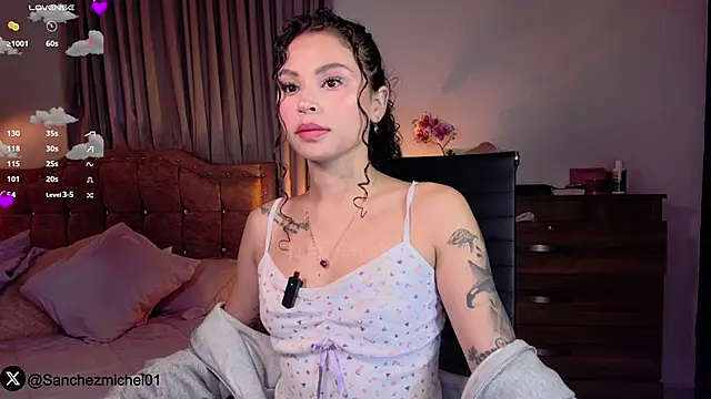 Snapshot of Marivimichel1 chatting on 02.23.25 Marivimichel1 online show from 02.23.25