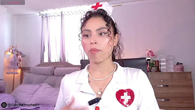 Snapshot of Marivimichel1 chatting on 10.19.25 Marivimichel1 online show from 10.19.25